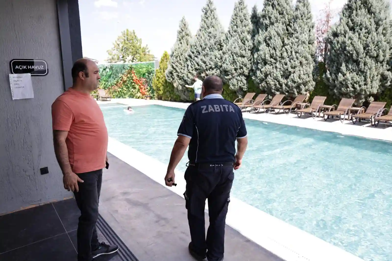 Kütahya’da zabıta ve sağlık ekipleri işyerlerini denetledi
