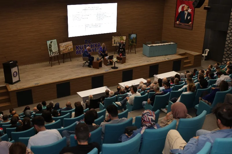 Kütahya’da ödüllü tarihçi Büyük Zafer’i anlattı