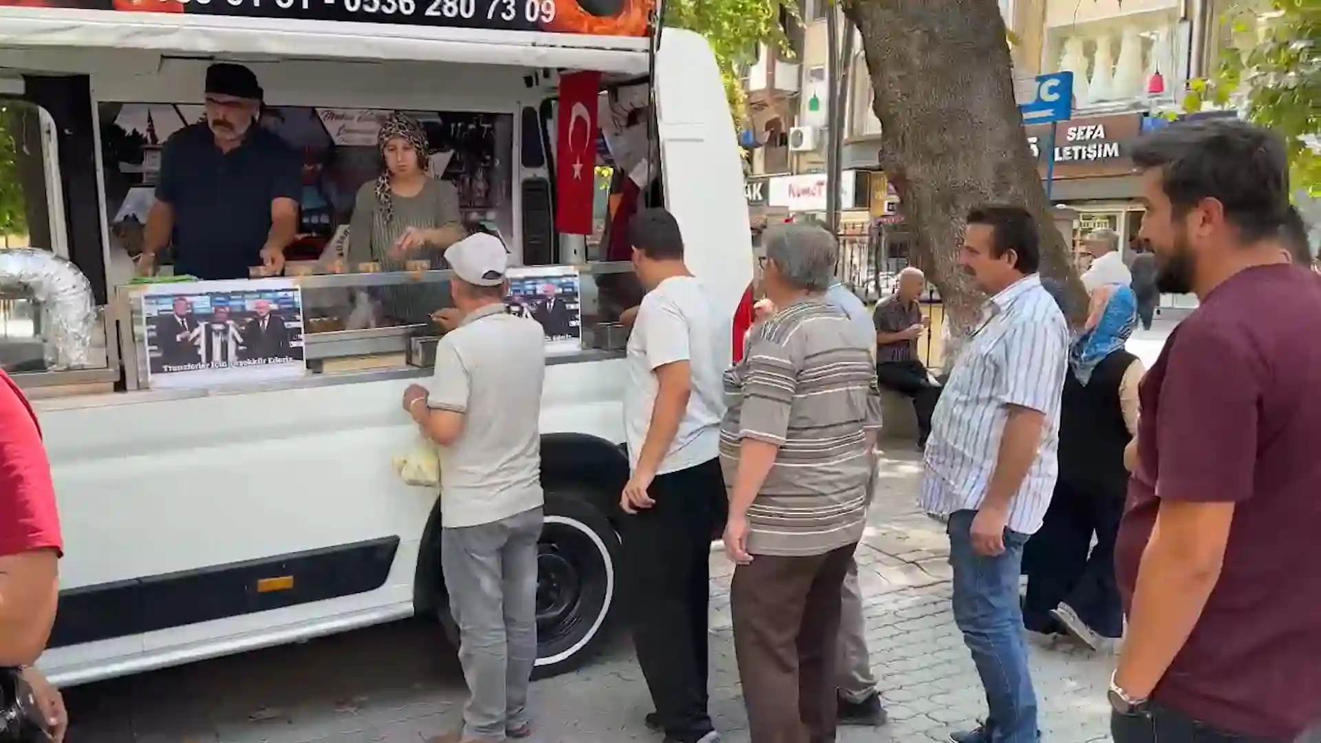Kütahya’da Beşiktaşlı taraftarlardan yönetime lokmalı teşekkür 