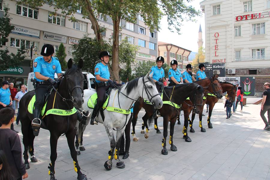 Ankara atlı polisleri Kütahya’da boy gösterdi