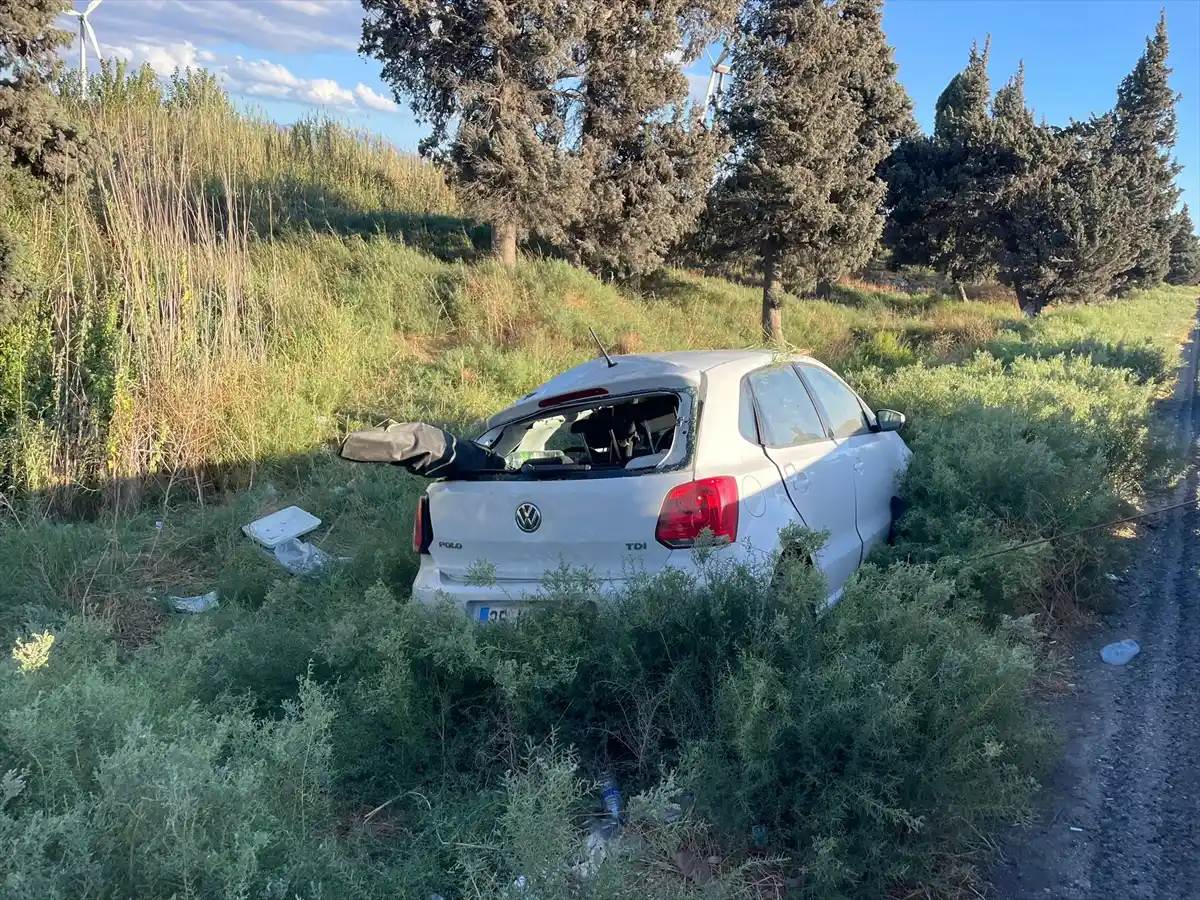 Aydinda şarampole devrilen otomobildeki 3 kişi yaralandi