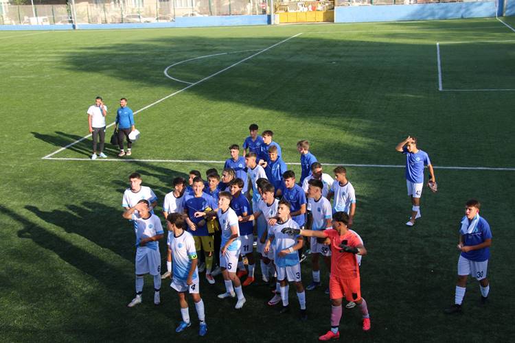 Belediye Kütahyaspor U-17 galibiyetle başladı 