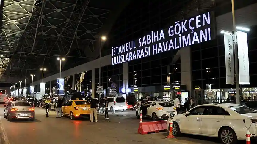 İstanbul'da sağanak nedeniyle uçuşlarda gecikme oldu