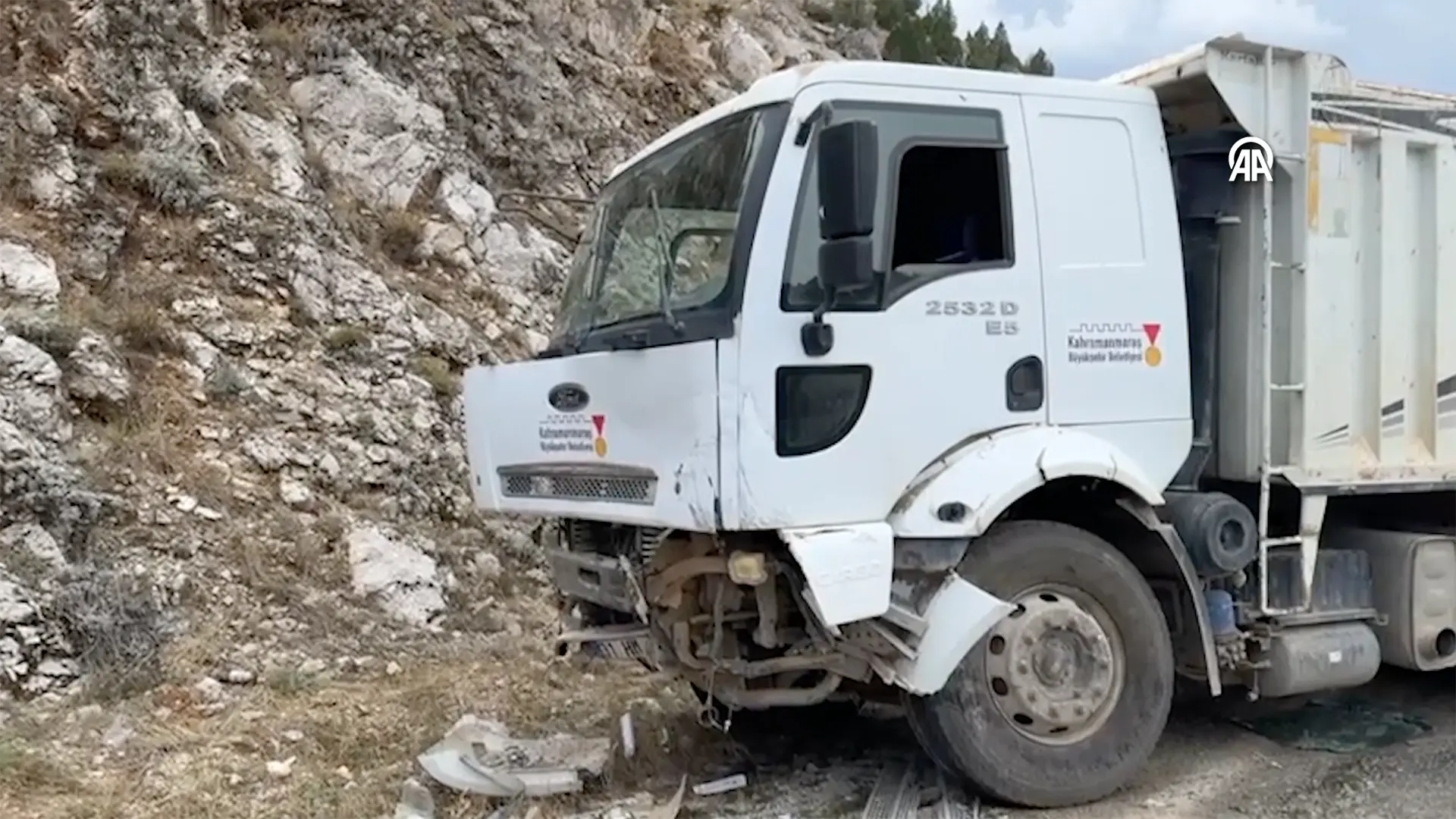 Kahramanmaraş'ta kamyonla otomobil çarpıştı: 2 ölü