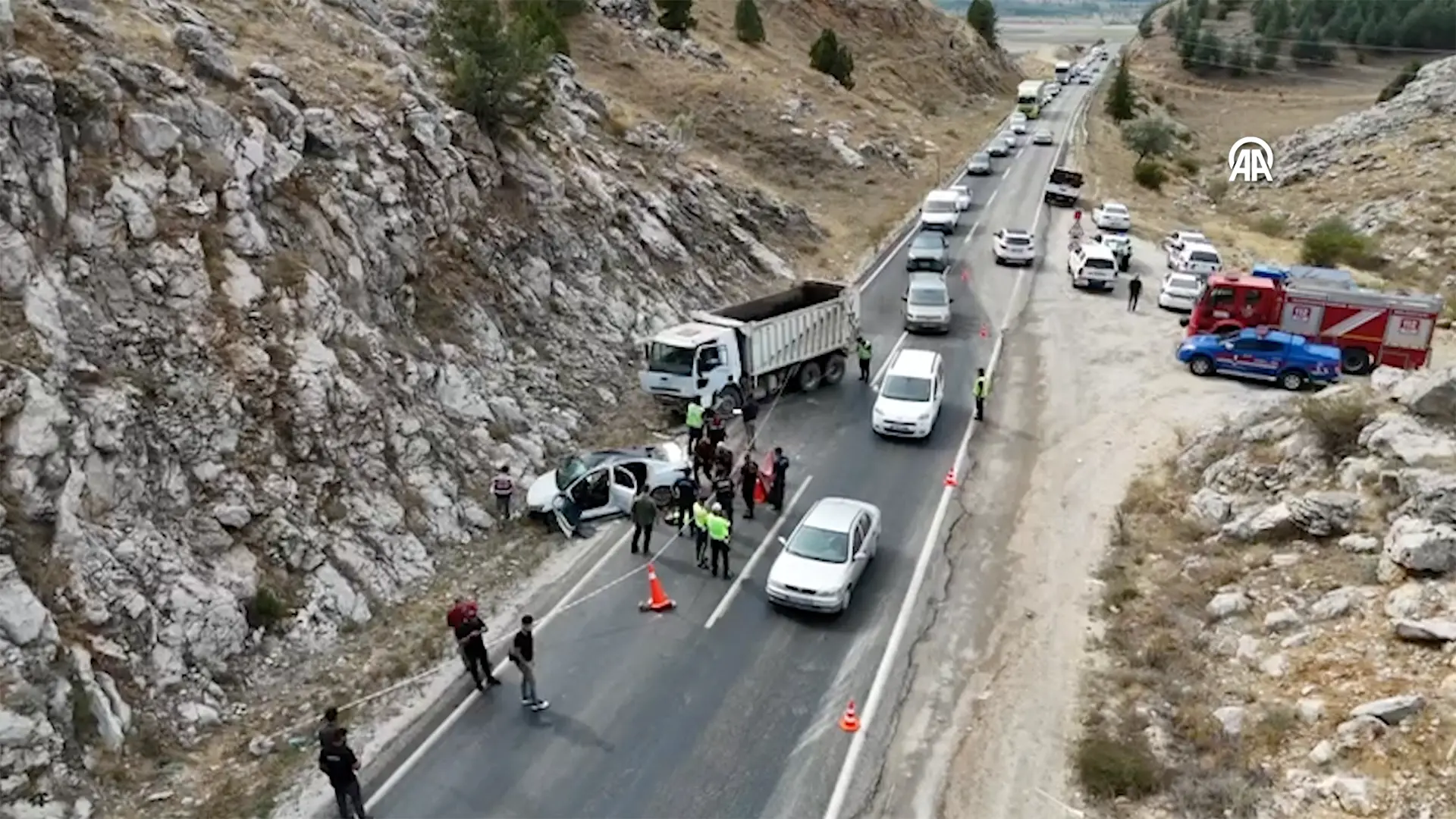 Kahramanmaraş'ta kamyonla otomobil çarpıştı: 2 ölü