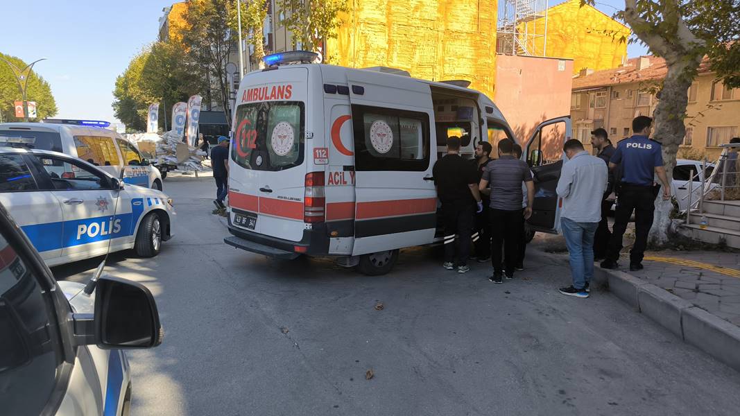 Kütahya’da alkollü şahıs kendini yaraladı