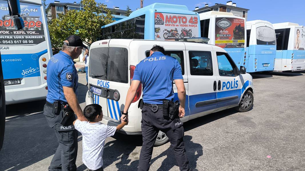 Kütahya’da kayıp ihbarında bulunulan çocuk otobüste bulundu