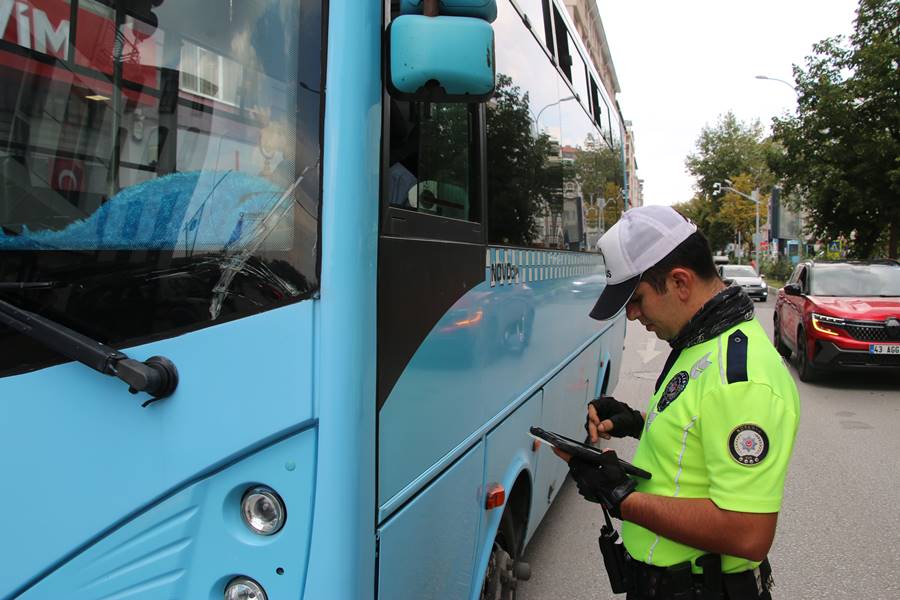 Kütahya’da özel halk otobüsü şoförlerine ortak denetim