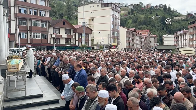 Merdiven boşluğuna düşerek ölen öğrencinin cenazesi defnedildi