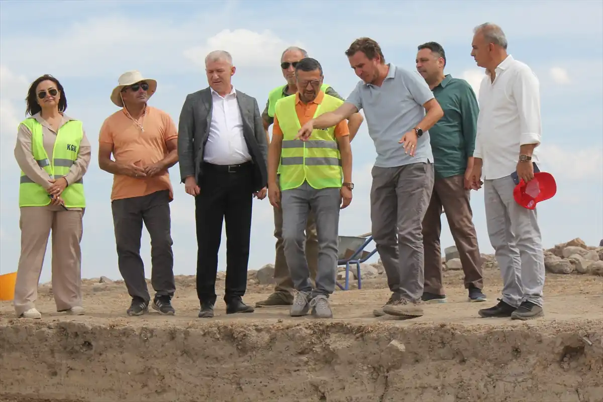 Kütahya’da girişimci kadınlar höyük kazısına katıldı 