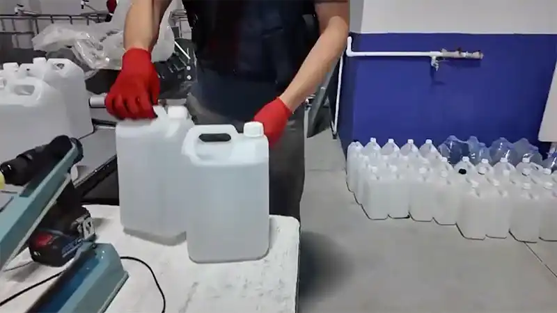  İş yerinde 3 bin 960 litre etil alkol ele geçirildi