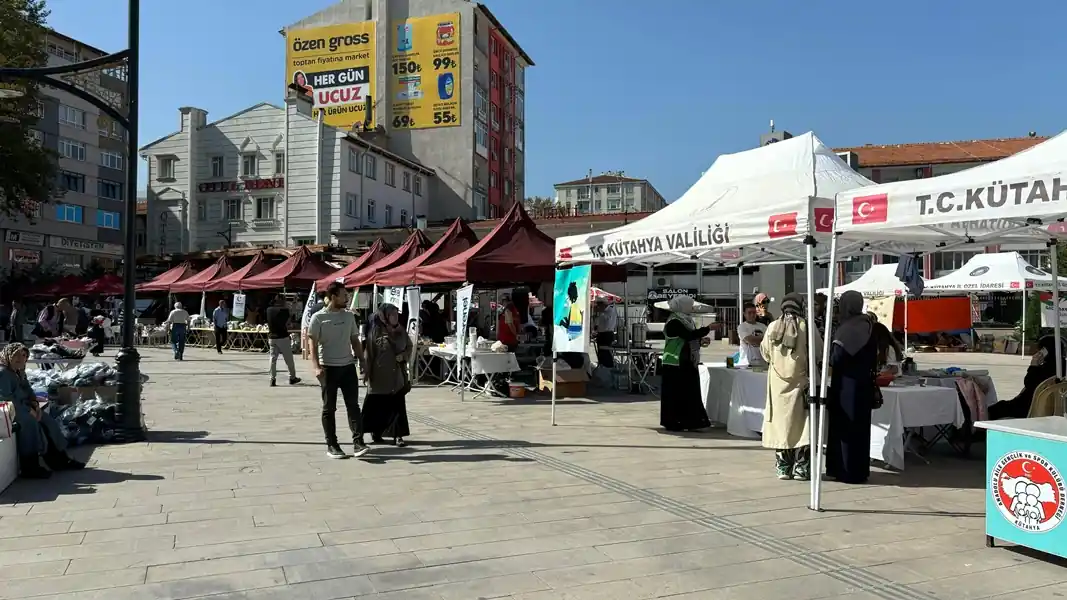 Kütahya'da Gazze için hayır çarşısı düzenlendi