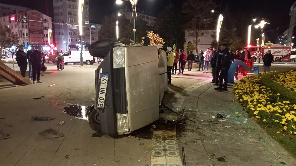 Kütahya’da Tofaş vazonun önüne devrildi