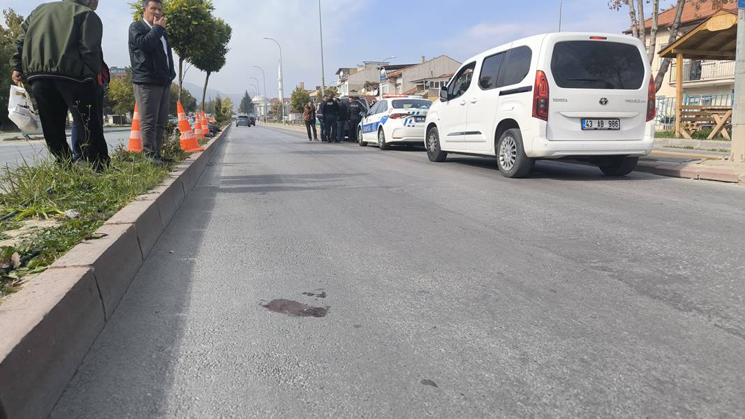 Kütahya'da araçtan atlayan kadın ağır yaralandı