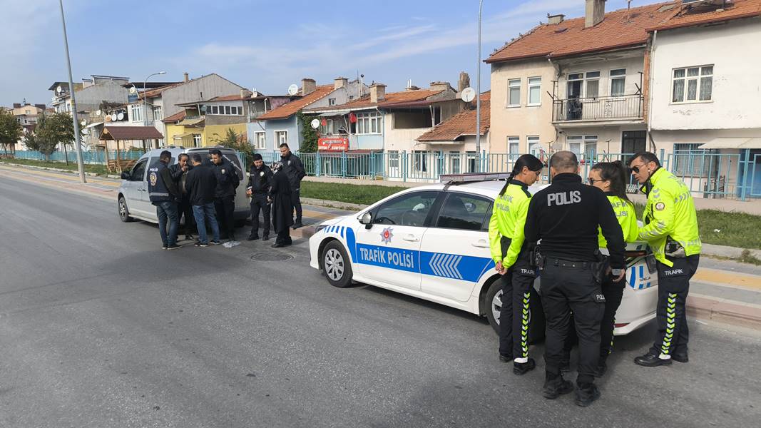 Kütahya'da araçtan atlayan kadın ağır yaralandı