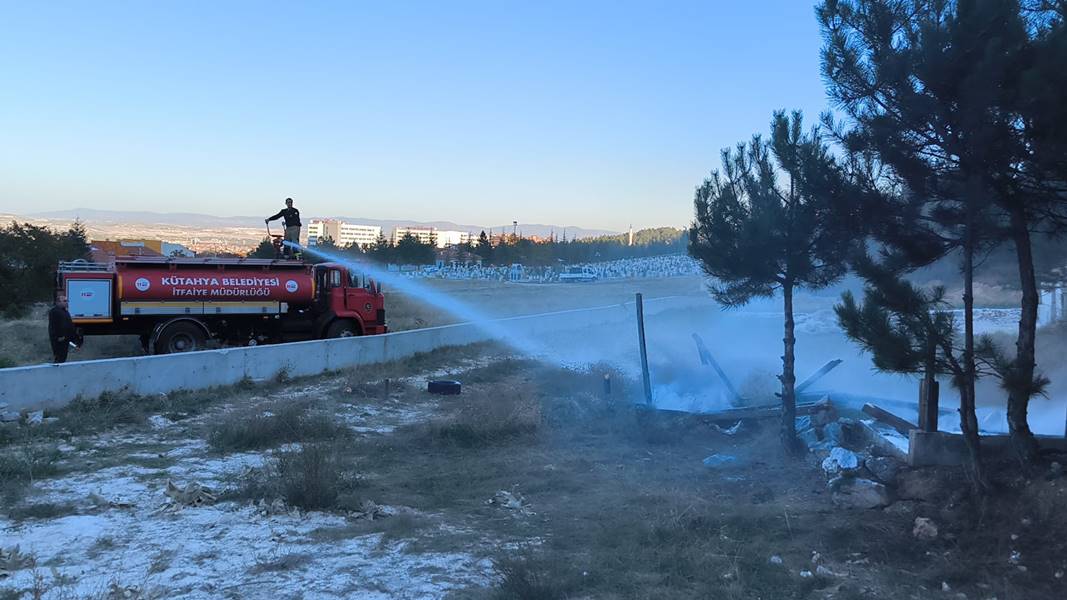 Kütahya’da gençler bu kez neredeyse ormanı yakacaktı