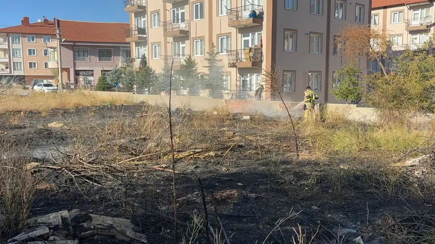 Kütahya’da korkutan yangın söndürüldü