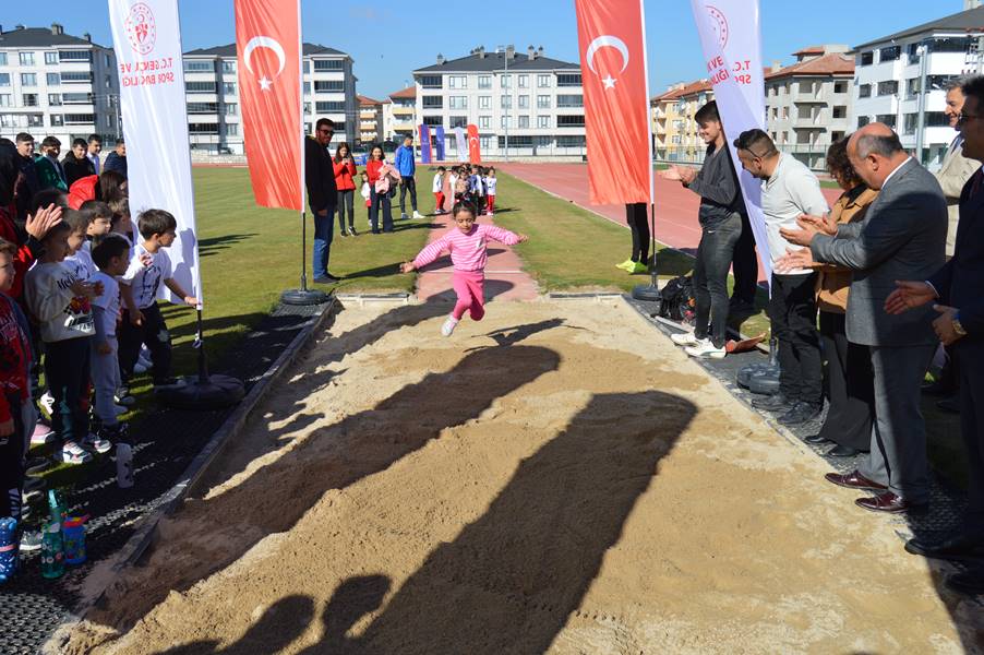 Kütahya’da minik öğrenciler sporla buluşuyor 