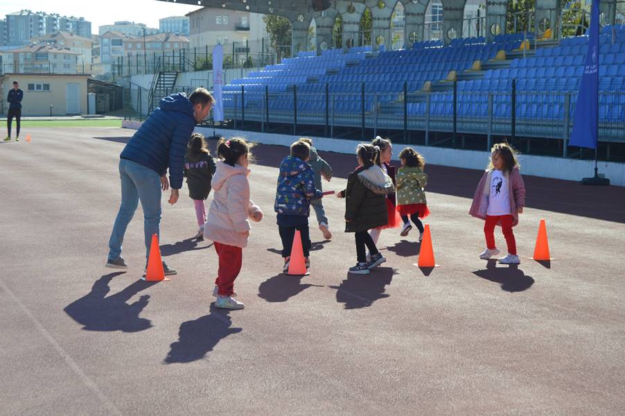 Kütahya’da minik öğrenciler sporla buluşuyor 