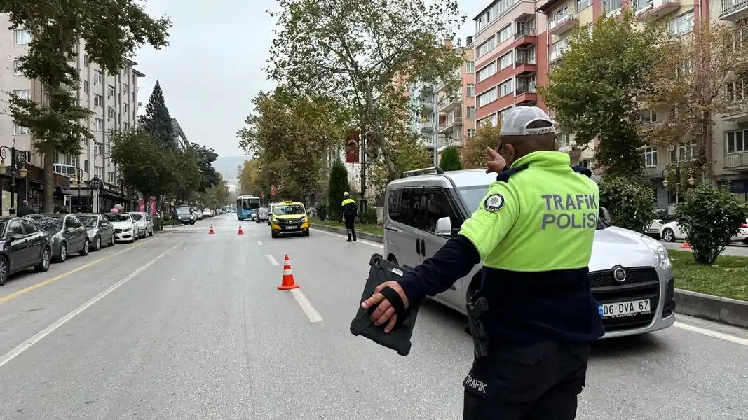 Kütahya’da trafik ekipleri denetimlerini sürdürüyor