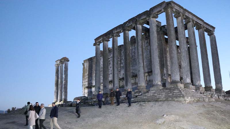 Kütahya'daki antik kentte aydınlatma çalışmaları yapıldı