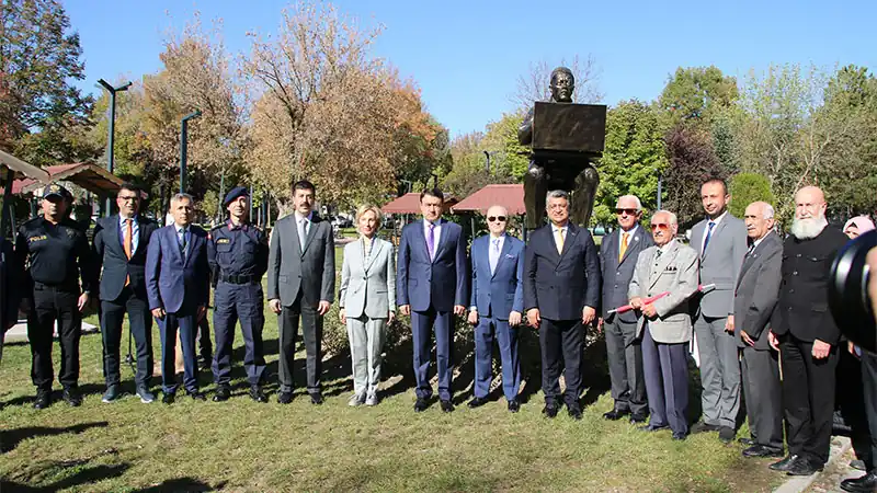 Kütahya’da Ahmet Yakupoğlu anıtı açıldı