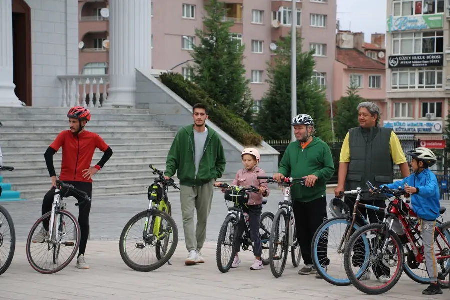 Kütahya'da 'Bisikletini Al Gel' etkinliği düzenlendi