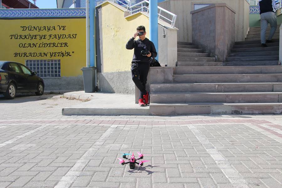 Kütahyalı öğrenci tasarladığı dronla dünya birincisi