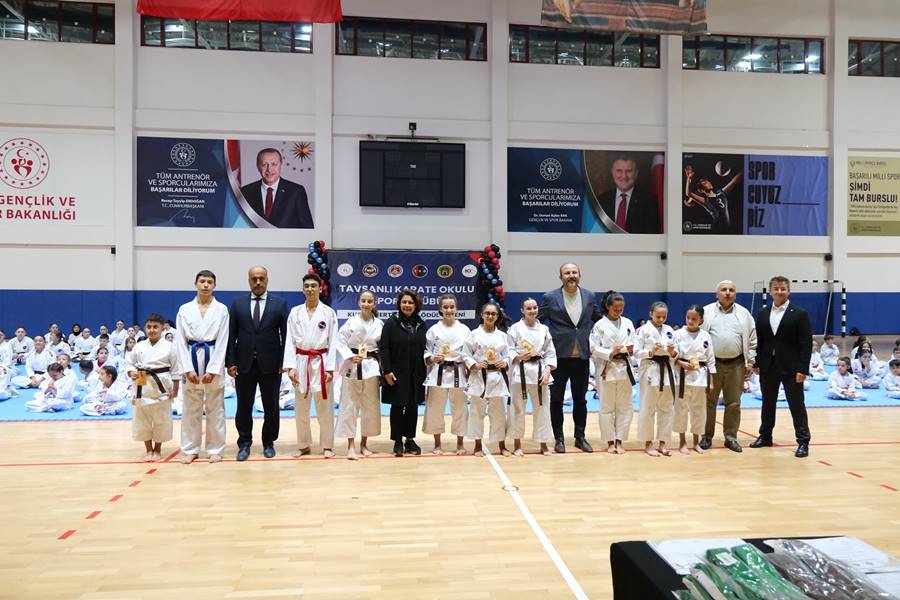 Tavşanlı’da karate kuşak ve sertifika heyecanı