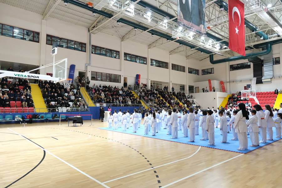 Tavşanlı’da karate kuşak ve sertifika heyecanı