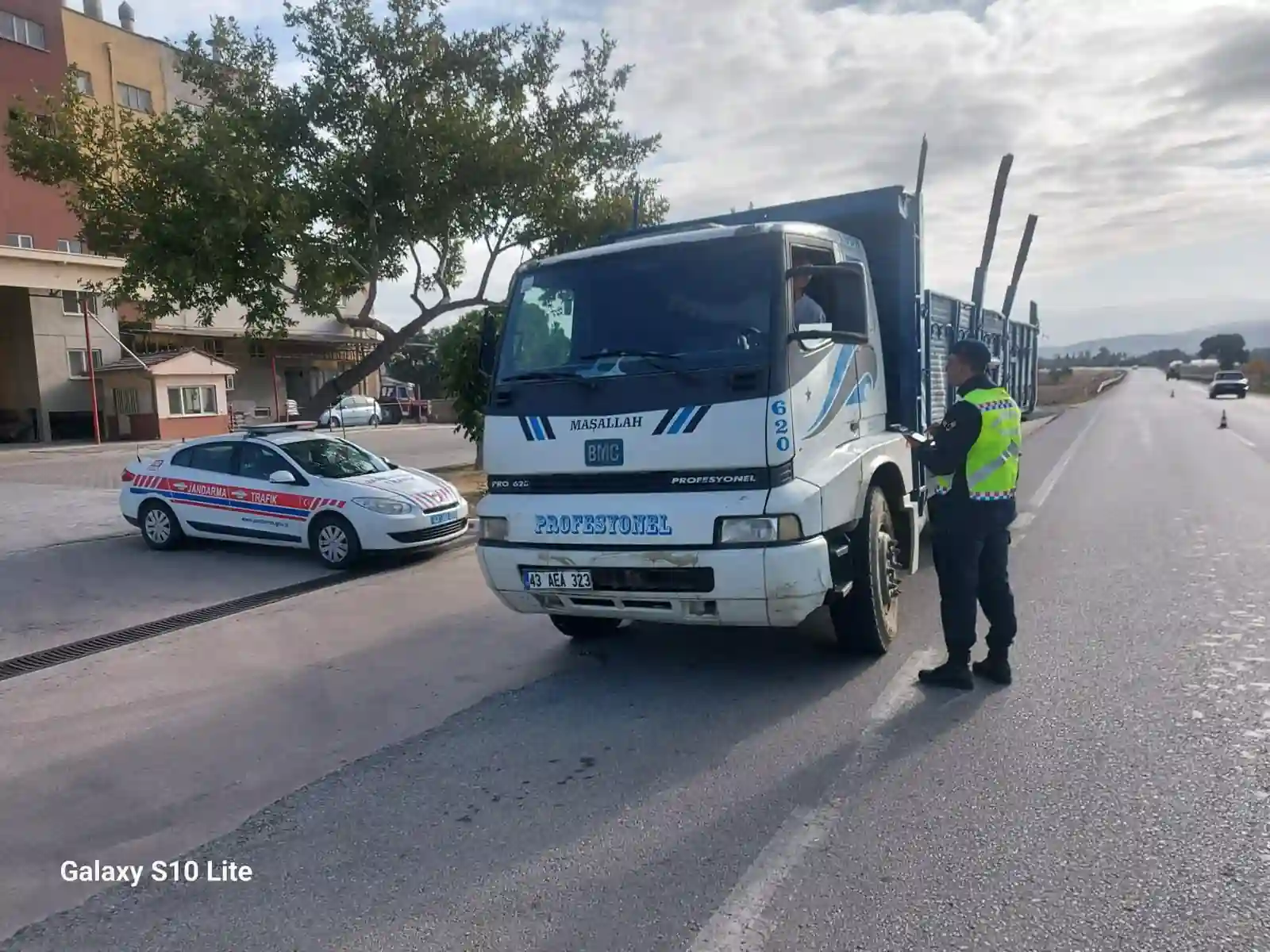 Kütahya’da yük ve yolcu araçları denetlendi  